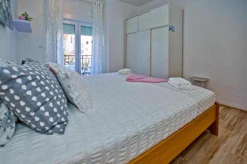 Apartments Ana II