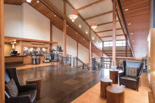 Cedarbrook Lodge - image 2