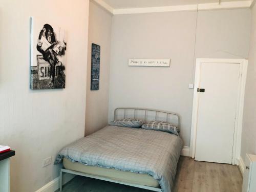 Southend - Westcliff Apartments & Studios - main image