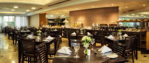 Restaurant, Sol Alphaville Hotel & Residence in Barueri