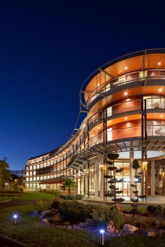 入口, Parc Beaumont Hôtel & Spa Pau - MGallery Collection in 波城市中心