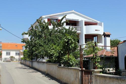 Apartments with a parking space Zadar - Diklo Zadar - 5908