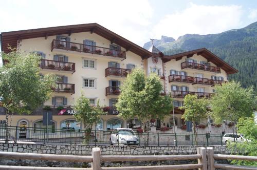 Albergo Alla Rosa - Hotel - Canazei di Fassa