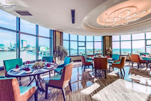 Restaurant, Muong Thanh Luxury Khanh Hoa in Xuong Huan
