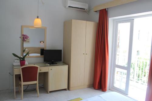 Hotel Savoy - image 8