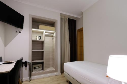 Hotel Mediterraneo Valencia - image 14