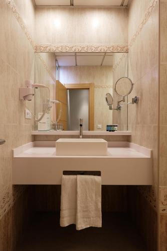 Hotel Mediterraneo Valencia – Valencia, IN