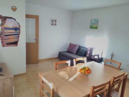  Apartment Pojatica in Sumartin