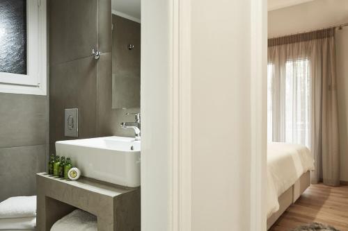 Charming Studio Apartment - image 13