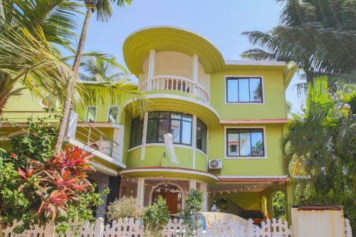 

OYO 6453 Studios behind KFC Calangute