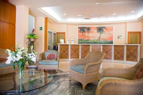 Vestabils, Hotel Village Paradise in Mandatoriccio Mare