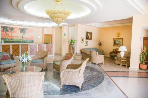 Vestabils, Hotel Village Paradise in Mandatoriccio Mare