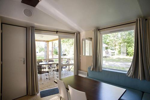 2 bedrooms, 4 beds