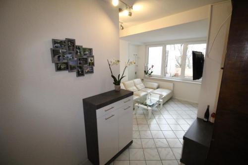 Rheinblick 3-Zimmer Apartment 2.1km von Martin-Luther-Straße entfernt