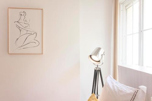 One-Bedroom Apartment image 5