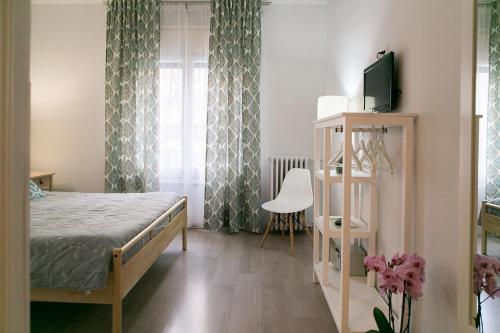 Exterior Double or Twin Room with Private Bathroom image 6