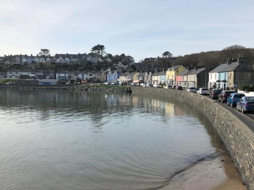 7 Mersey Street, Borth-y-gest, , North Wales