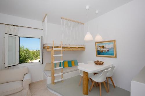 Valena Mare Room Type - Premium Family Suite with Sea View
