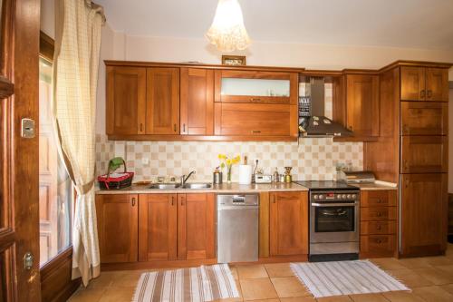 Luxury Villa Helios in Koropi