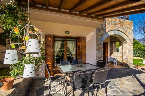 Luxury Villa Helios in Koropi
