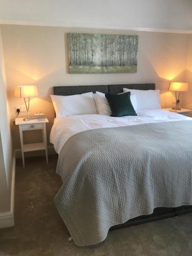 Elmdon Lodge - main image