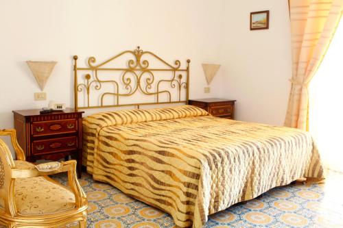 Hotel La Scogliera - image 4