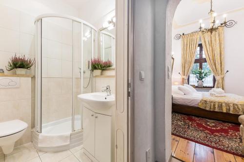 Double Room image 1