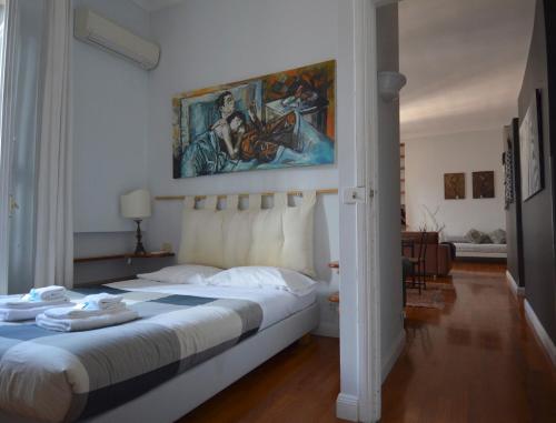 House and the City - Colosseum Apartments - main image