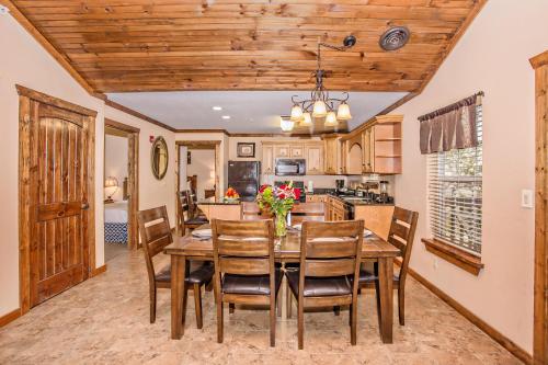 Kitchen, The Lodges at the Great Smoky Mountains in Pigeon Forge (TN)