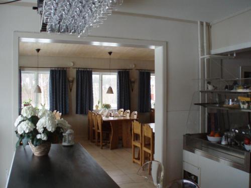 Restaurant, Vålågårdens Värdshus och Camping AB (Valagardens Vardshus och Camping AB) in Valadalen