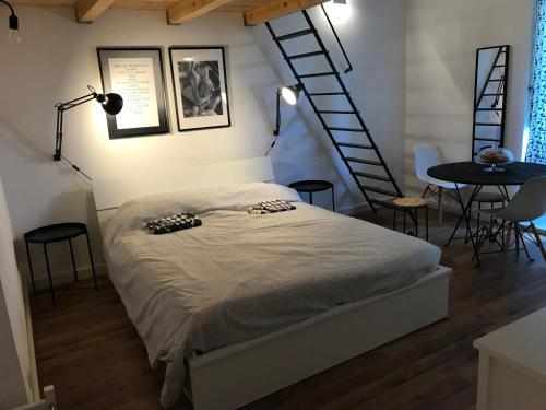 2 queen beds