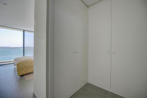 Arade Riverside Modern Apartment - image 8
