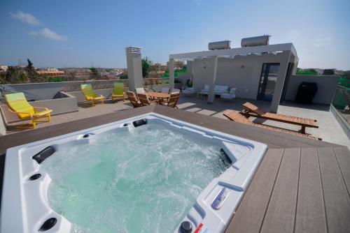 Arade Riverside Modern Apartment - image 12