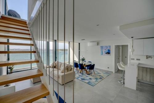 Arade Riverside Modern Apartment in Estombar