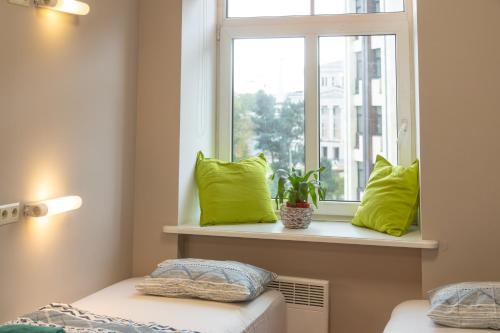 Liberty Airy - main image