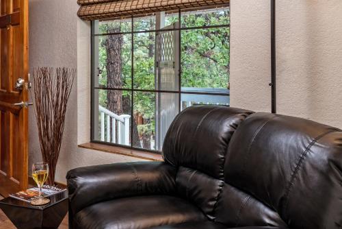 Sheridan House Inn- Adult Only Accommodation - image 7