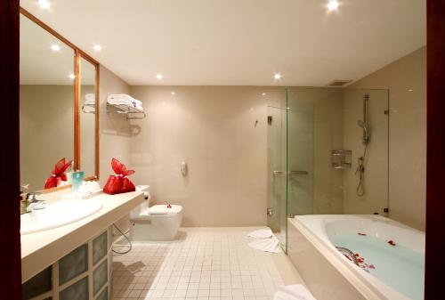 Mom Tri's Villa Royale