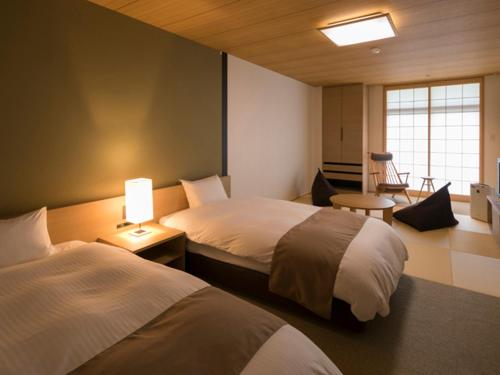 Hotel Tsubakikan Honkan Located in Matsuyama City Center, Hotel Tsubakikan Honkan is a perfect starting point from which to explore Matsuyama. Featuring a satisfying list of amenities, guests will find their stay at the prop