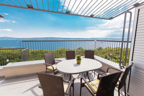  Apartment in Crikvenica 13719, Pension in Klanfari