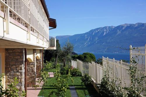  Apartments in Toscolano Maderno/Gardasee 22228, Pension in Maderno