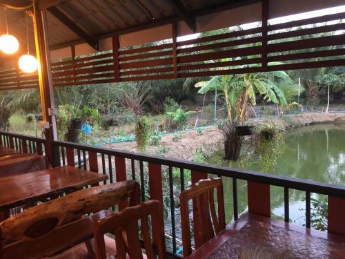 Bussaracum Resort in Tha Muang