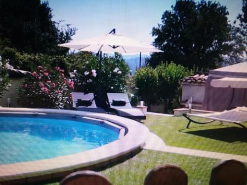  Villa con piscina privata, Pension in Perfugas bei Tula