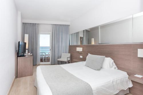 Double or Twin Room with Sea View (1 Adult)