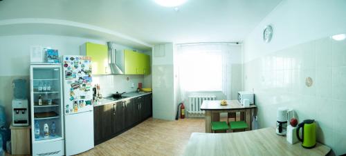 Küche, Hostel Nomad 4x4 in Nur-Sultan
