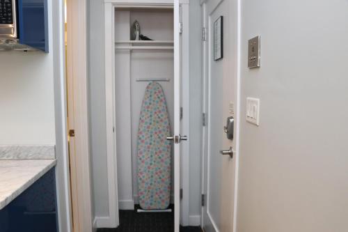 Furnished Newbury Street Studio #6 - image 6