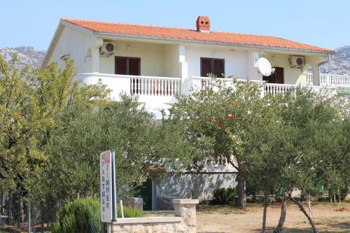  Apartments Seline/Paklenica Riviera 6893, Pension in Seline