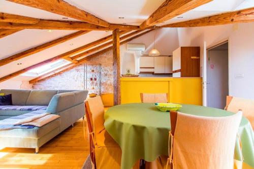  Apartment Riva in Fažana