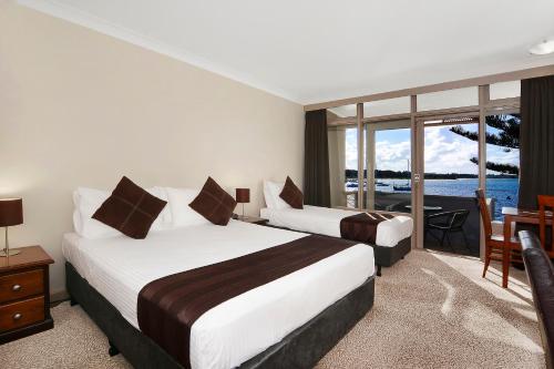 Waters Edge Port Macquarie Hotel in Central Business District