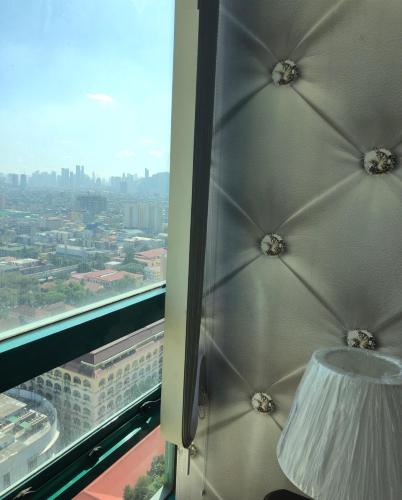 67 sqm. Condo Unit in Robinson Place Residences