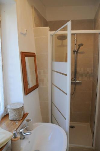 2 twin beds